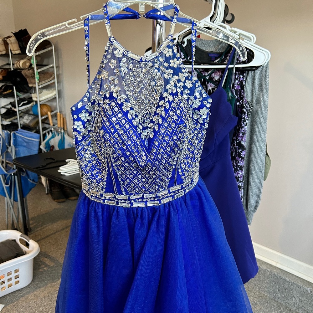 Girl’s formal dance dress